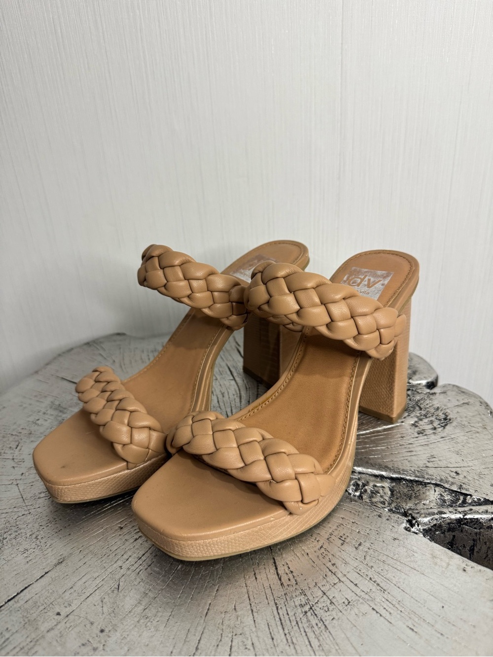 DV DOLCE VITA PEGGY. Tan. Size 8.5. See photos for wear.